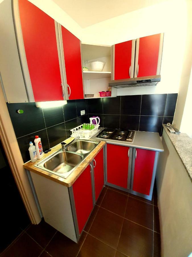 Apartments Lara Дрвеник Екстер'єр фото