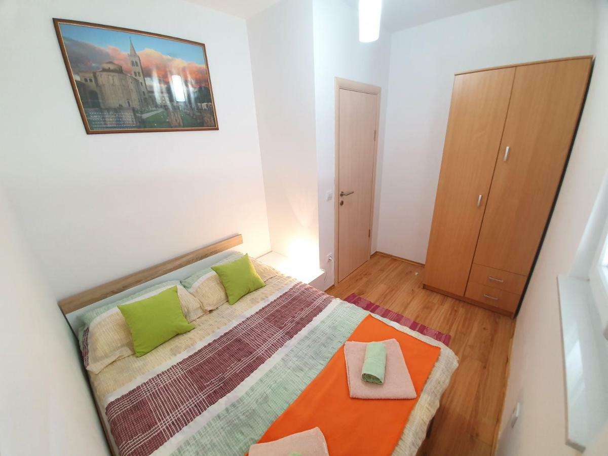 Apartments Lara Дрвеник Екстер'єр фото