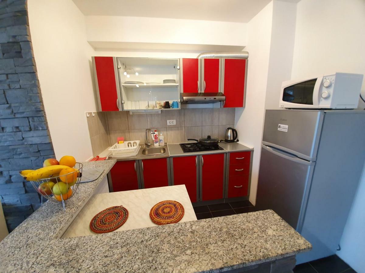 Apartments Lara Дрвеник Екстер'єр фото
